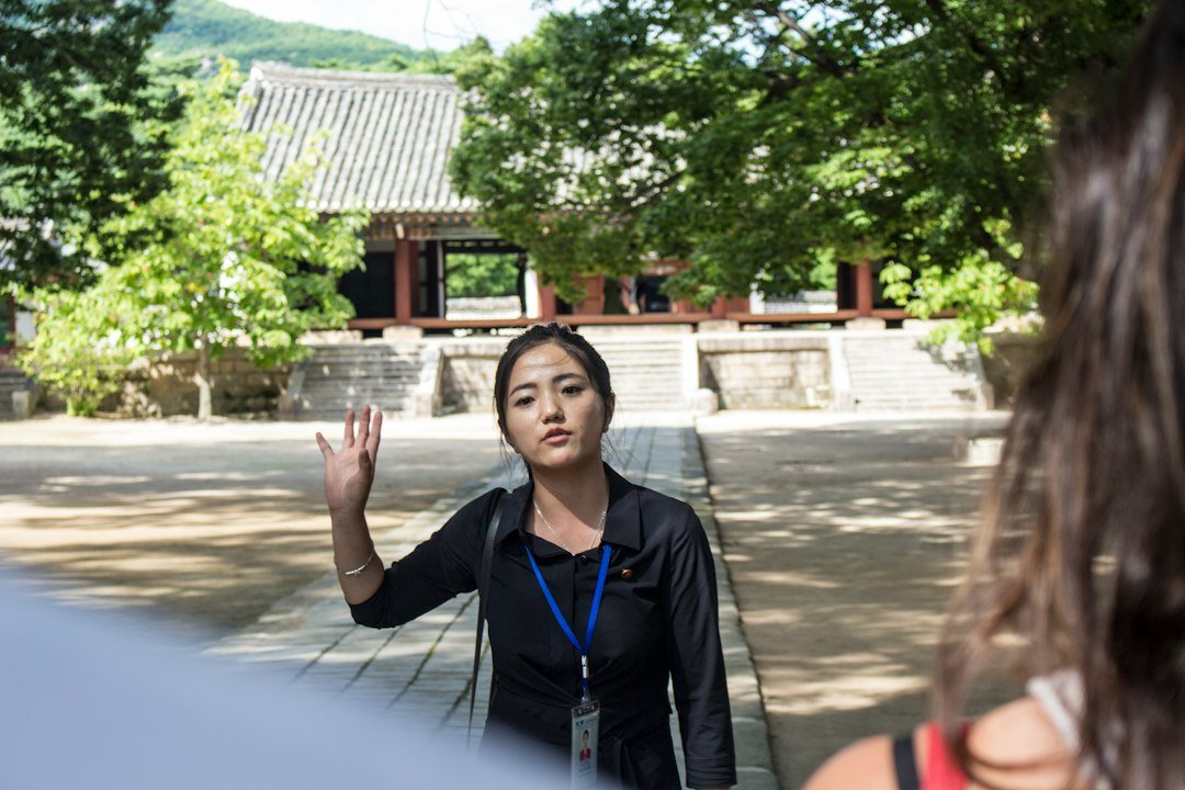 The young women guiding tourists through India's night sky